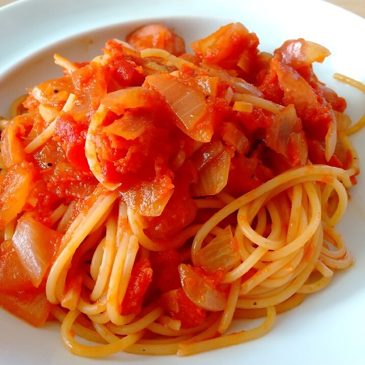 トマトとケチャップで作る自家製ナポリタン